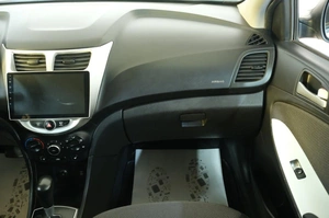Седан Hyundai Solaris 2011 года, 879000 рублей, Омск