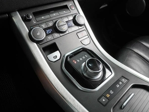 Внедорожник Land Rover Range Rover Evoque 2015 года, 1927000 рублей, Воронеж