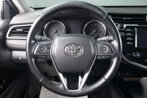 Седан Toyota Camry 2019 года, 2649000 рублей, Оренбург