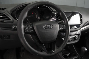 Седан ВАЗ (LADA) Vesta 2020 года, 1050000 рублей, Омск