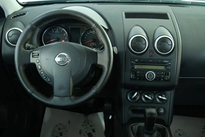 Внедорожник Nissan Qashqai 2011 года, 1029000 рублей, Омск