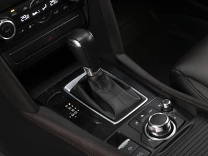 Внедорожник Mazda CX-4 2023 года, 2820000 рублей, Омск