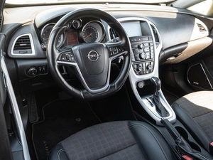 Хетчбэк Opel Astra GTC 2012 года, 850000 рублей, Краснодар