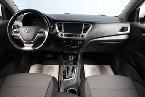 Седан Hyundai Solaris 2019 года, 1699000 рублей, Новосибирск