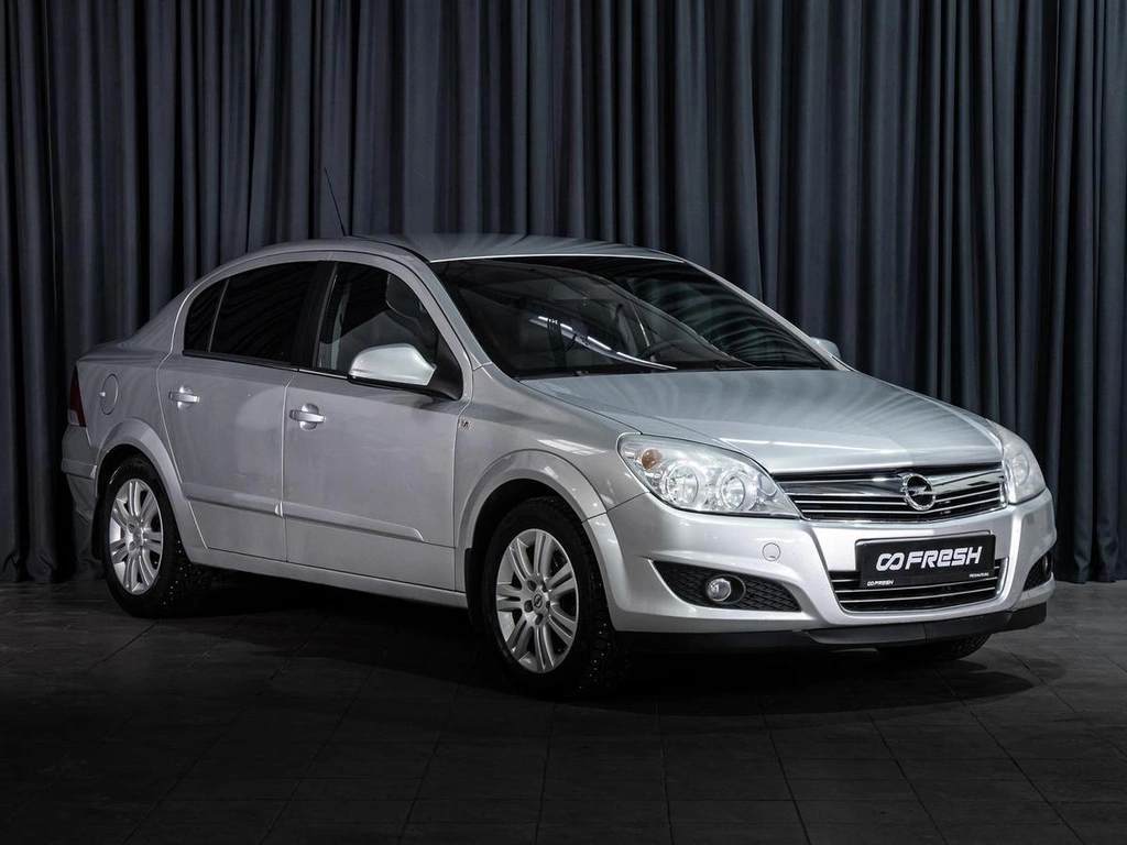 Седан Opel Astra 2011 года, 710000 рублей, Волгоград