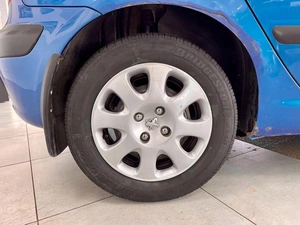 Хетчбэк Peugeot 307 2003 года, 300000 рублей, Красноярск