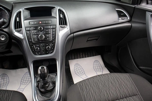 Седан Opel Astra 2012 года, 699000 рублей, Оренбург