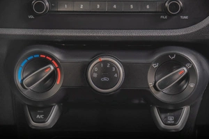 Седан Kia Rio 2018 года, 1379000 рублей, Томск