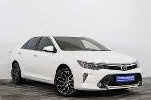 Седан Toyota Camry 2017 года, 2439000 рублей, Сургут