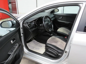 Седан Kia Rio 2017 года, 1400000 рублей, Брянск