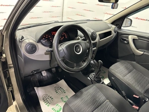 Седан Renault Logan 2011 года, 525000 рублей, Красноярск