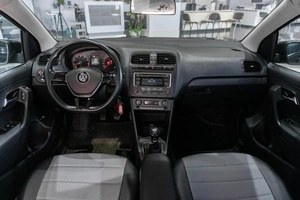 Седан Volkswagen Polo 2015 года, 989000 рублей, Петрозаводск