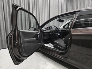 Хетчбэк Peugeot 208 2013 года, 649000 рублей, Красноярск