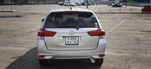 Универсал Toyota Corolla Fielder 2017 года, 1450000 рублей, Красноярск