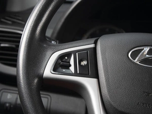 Хетчбэк Hyundai Solaris 2013 года, 1010000 рублей, Омск