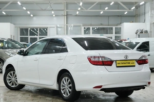Седан Toyota Camry 2016 года, 1719000 рублей, Омск