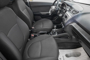 Хетчбэк Kia Rio 2017 года, 989000 рублей, Барнаул