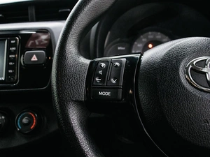Хетчбэк Toyota Vitz 2019 года, 1050000 рублей, Красноярск