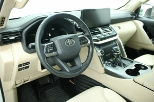 Внедорожник Toyota Land Cruiser 2021 года, 9700000 рублей, Красноярск
