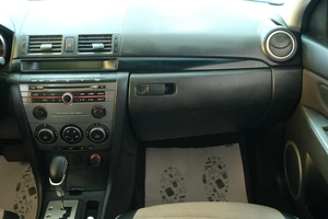Седан Mazda 3 2007 года, 619000 рублей, Омск
