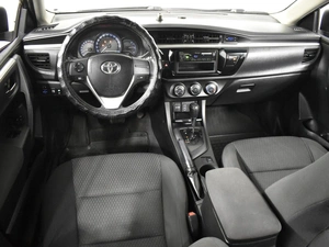 Седан Toyota Corolla 2013 года, 869900 рублей, Казань
