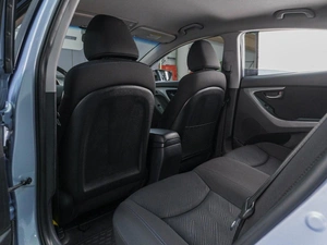 Седан Hyundai Elantra 2011 года, 1149000 рублей, Сургут