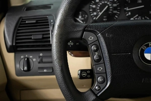 Внедорожник BMW X5 2003 года, 999900 рублей, Казань