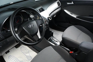Седан Hyundai Solaris 2013 года, 899000 рублей, Тюмень