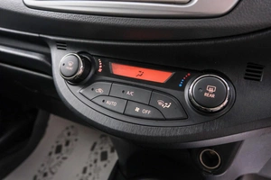 Хетчбэк Toyota Vitz 2013 года, 749000 рублей, Красноярск