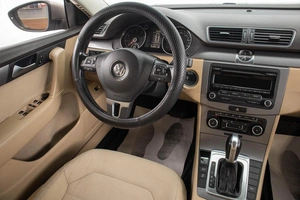 Седан Volkswagen Passat 2011 года, 839000 рублей, Барнаул