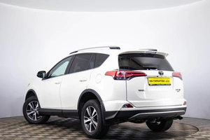 Внедорожник Toyota RAV4 2017 года, 2199000 рублей, Пермь
