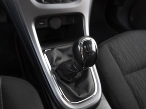 Седан Opel Astra 2013 года, 929000 рублей, Саратов