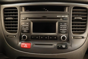 Хетчбэк Kia Rio 2011 года, 749000 рублей, Челябинск