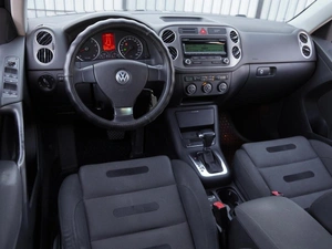 Внедорожник Volkswagen Tiguan 2009 года, 1010000 рублей, Волгоград