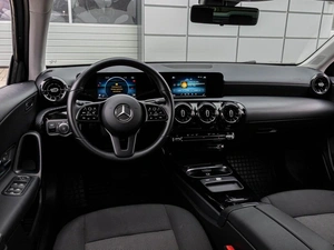 Хетчбэк Mercedes-benz A-класс 2019 года, 2130000 рублей, Краснодар