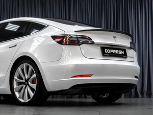 Седан Tesla Model 3 2019 года, 3769000 рублей, Тюмень