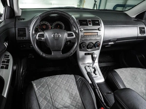 Седан Toyota Corolla 2013 года, 1129000 рублей, Воронеж