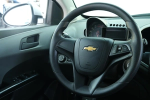 Хетчбэк Chevrolet Aveo 2013 года, 679000 рублей, Омск