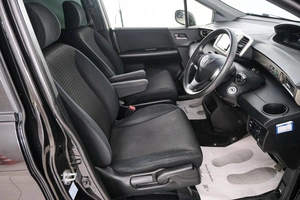 Минивэн Honda Freed 2013 года, 1049000 рублей, Красноярск