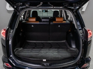 Внедорожник Toyota RAV4 2017 года, 2429000 рублей, Тюмень