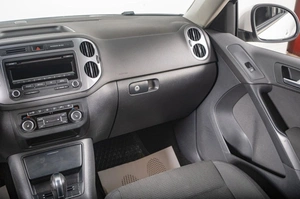 Внедорожник Volkswagen Tiguan 2018 года, 2209000 рублей, Томск