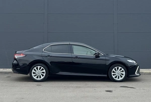 Седан Toyota Camry 2023 года, 3302000 рублей, Солонцы