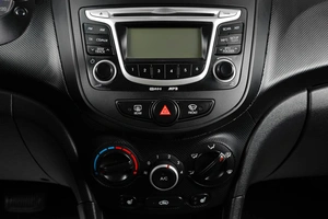 Седан Hyundai Solaris 2012 года, 819000 рублей, Тюмень