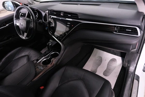 Седан Toyota Camry 2018 года, 3249000 рублей, Омск