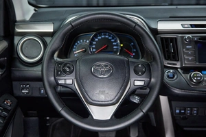 Внедорожник Toyota RAV4 2012 года, 2147000 рублей, Красноярск