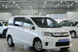 Минивэн Honda Freed 2014 года, 1289000 рублей, Омск