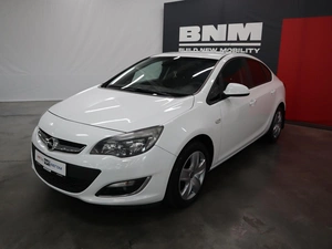 Седан Opel Astra 2013 года, 920000 рублей, Курск