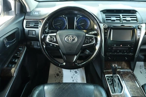 Седан Toyota Camry 2016 года, 1879000 рублей, Омск