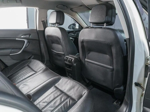 Седан Opel Insignia 2012 года, 999000 рублей, Сургут