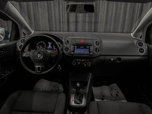 Хетчбэк Volkswagen Golf Plus 2011 года, 735000 рублей, Красноярск